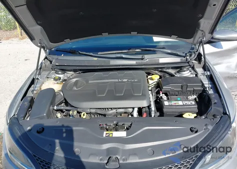 2015 Chrysler 200 S z USA, uszkodzony, nr VIN 1C3CCCBG4FN573015